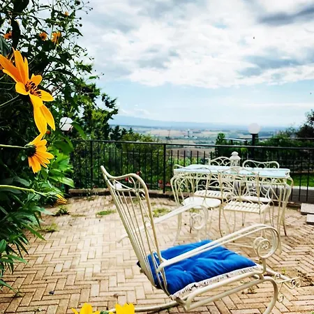 לינה וארוחת בוקר Casa Cerboneschi 3*